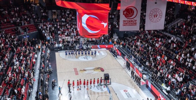 12 DEV ADAM FARKLI BAŞLADI!