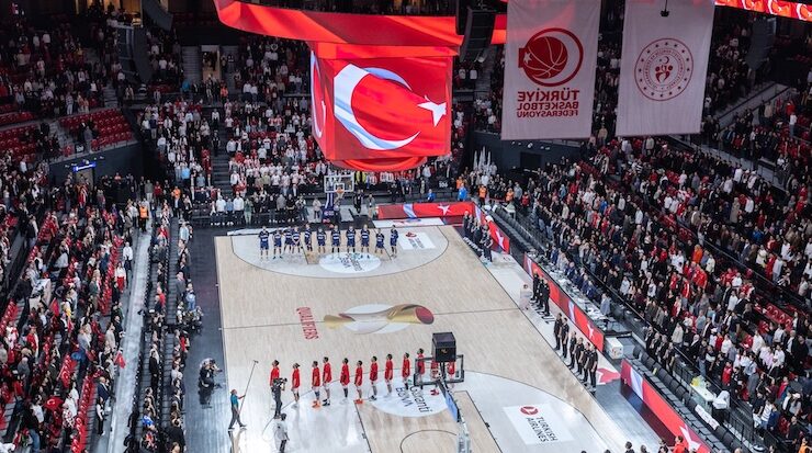 12 DEV ADAM FARKLI BAŞLADI!