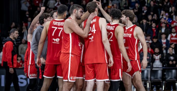 12 DEV ADAM İSVİÇRE’Yİ FARKLI GEÇTİ