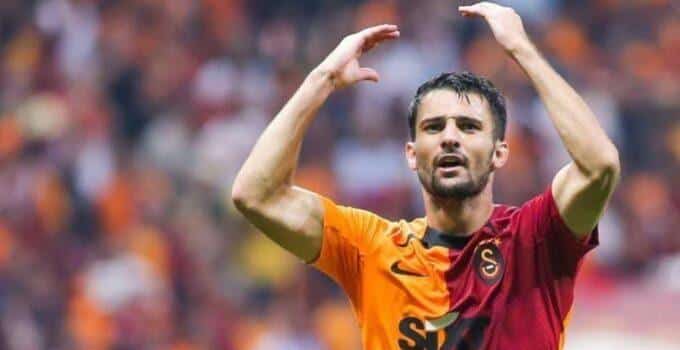 LEO DUBOIS FUTBOLU BIRAKTI