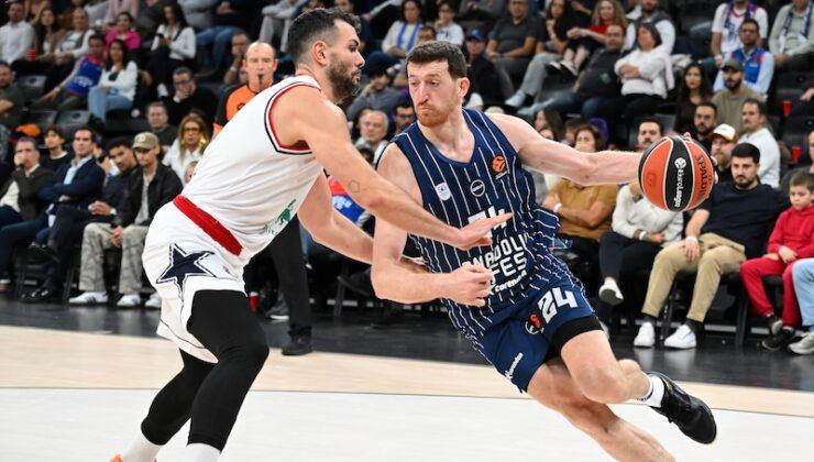 ANADOLU EFES UZATMADA YIKILDI