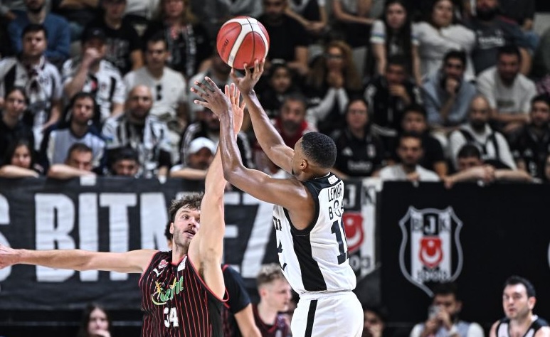 BEŞİKTAŞ NAMAĞLUP YOLA DEVAM