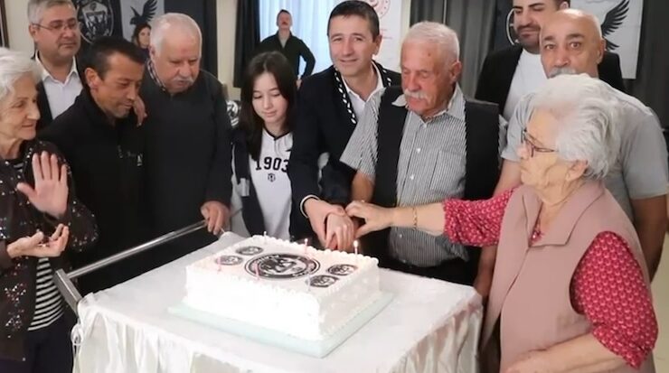 Beşiktaşlı Taraftarlardan Anlamlı Ziyaret