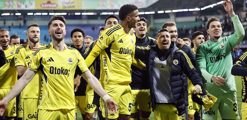 FENERBAHÇE’DEN MÜTHİŞ GERİ DÖNÜŞ