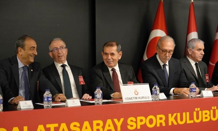 GALATASARAY’IN KASIM AYI DİVAN TOPLANTISI GERÇEKLEŞTİ: ÖZBEK’TEN PROJELER, ADALET VE AVRUPA MESAJI