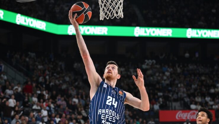 ANADOLU EFES DİRENDİ AMA KAYBETTİ