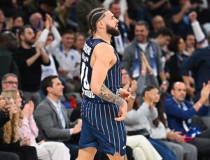 Anadolu Efes Dubai Basketball Maçına Hazır