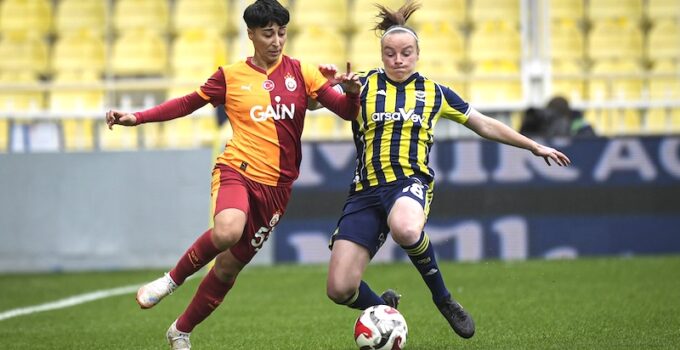 Dev Derbide Kazanan Fenerbahçe ArsaVev