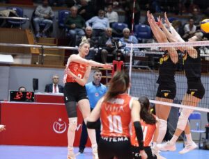 ECZACIBAŞI GÖZTEPE’YE SET VERMEDİ