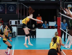 VAKIFBANK EVİNDE SET VERMİYOR!