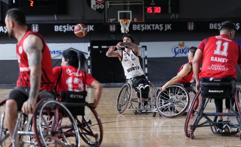 Beşiktaş Tekerlekli Sandalye Basketbol Takımı Farklı Kazandı
