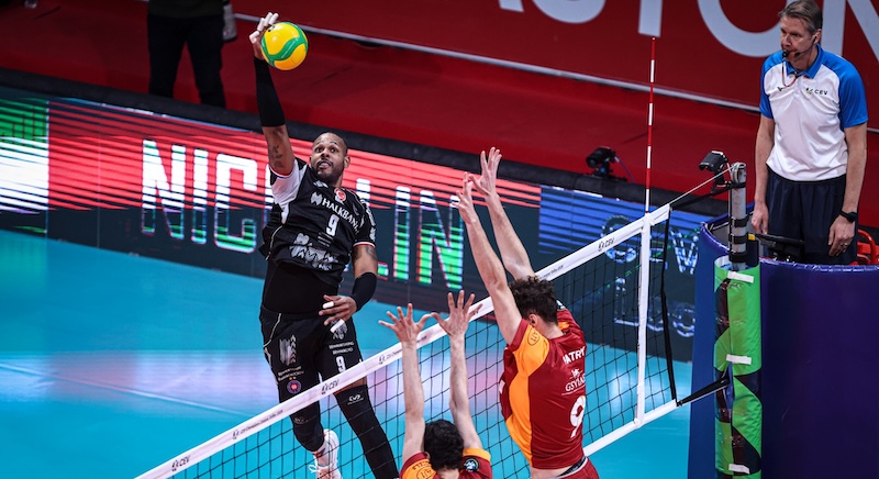 CEV TÜRKİYE DERBİSİ HALKBAN’IN