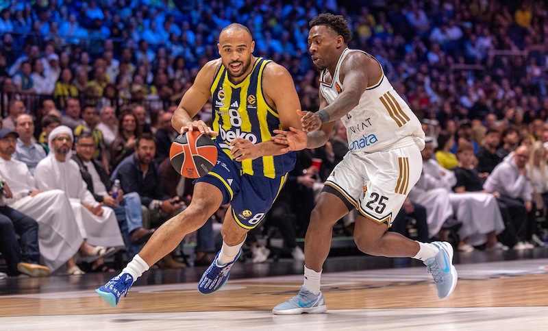 DUBAİ’DE KAYIP AKŞAM!