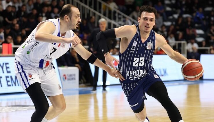EFES İLK YARIYI GALİBİYETLE KAPATTI