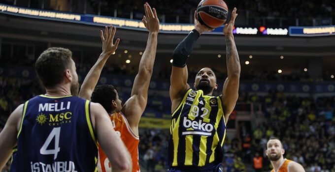 F.BAHÇE BEKO VALENCİA ENGELİNİ AŞTI