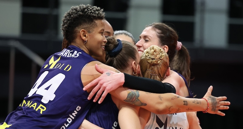 F.BAHÇE MEDICANA AVRUPA’DA ZİRVEDE