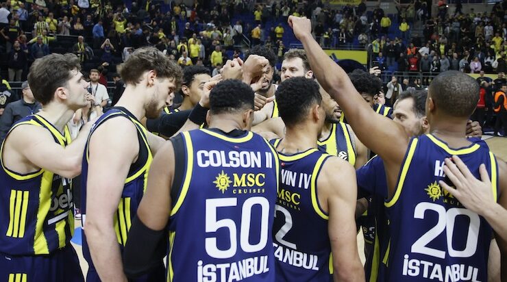 FENERBAHÇE BEKO İZMİR’DE FARK ATTI