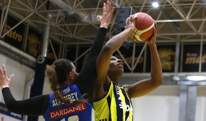FENERBAHÇE DANDANEL’İ 3’E KATLADI