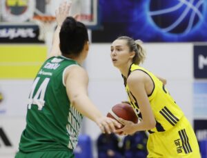 POTANIN KRALİÇELERİ YARI FİNALDE