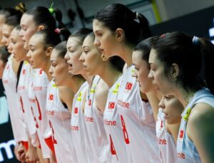 U18 VOLEYBOL MİLLİ TAKIM YARI FİNALDE