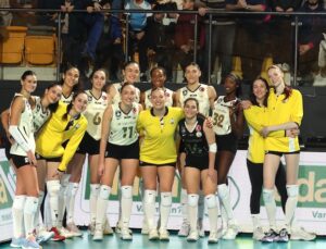 VAKIFBANK YİNE SET VERMEDİ
