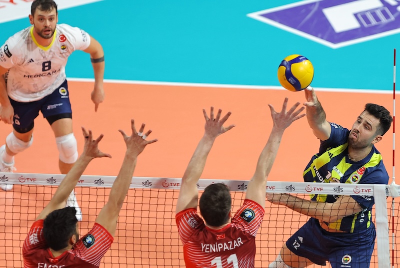 Ziraat Bankkart, Fenerbahçe Medicana’ya Set Vermedi