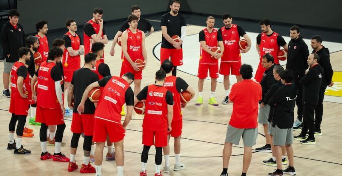 A Milli Erkek Basketbol Takımı, Sırbistan Maçı Hazırlıklarına Başladı