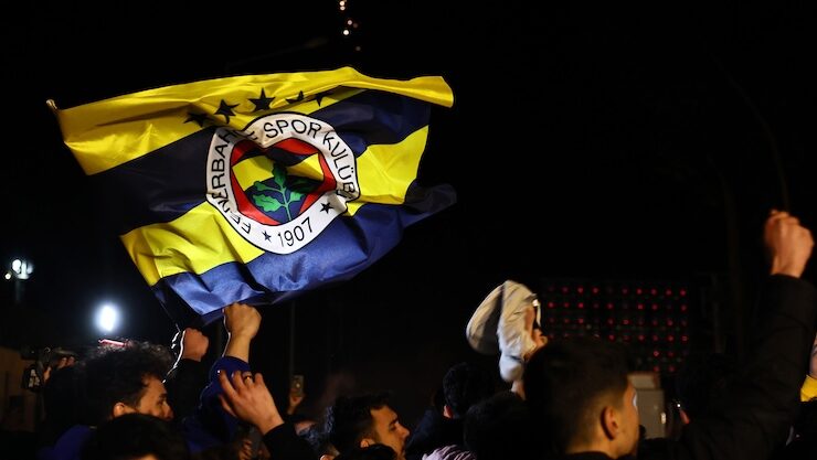 FENERBAHÇE ŞAMPİYON GİBİ KARŞILANDI