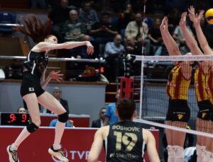 LİDER VAKIFBANK İZMİR’DE KAZANDI