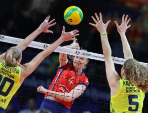 SARI MELEKLER GRUBU LİDER BİTİRDİ