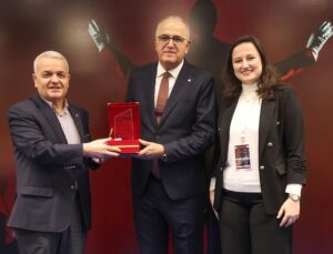 TVF Başkanı Üstündağ Liderlik Kampı’nda Konuştu