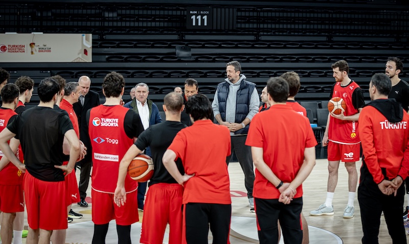 12 DEV ADAM LİDERLİK PEŞİNDE