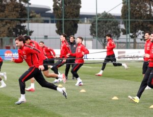 AY-YILDIZLILAR KOSOVA MESAİSİNDE!