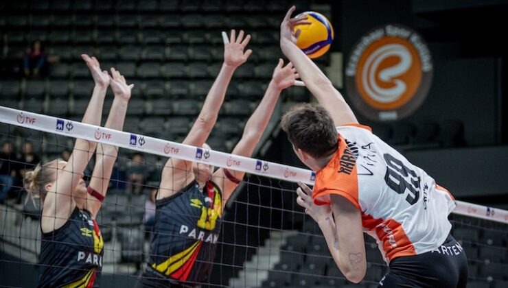 ECZACIBAŞI DYNAVİT YARI FİNALDE