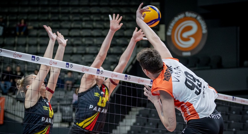 ECZACIBAŞI DYNAVİT YARI FİNALDE