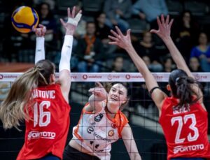 ECZACIBAŞI SEZONU ZAFERLE TAMAMLADI