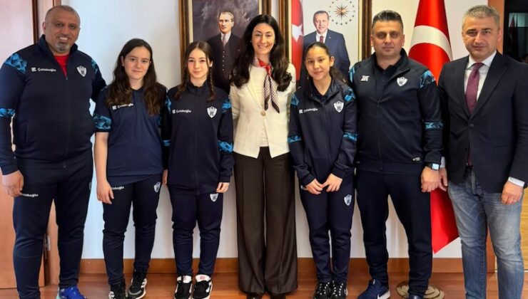 Eskrim Kafilesinden Madrid Büyükelçiliği’ne Ziyaret