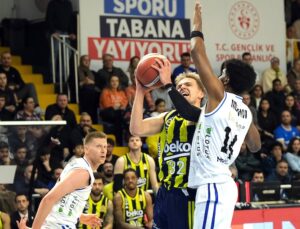 FENERBAHÇE BEKO DEPLASMANDA KAZANDI