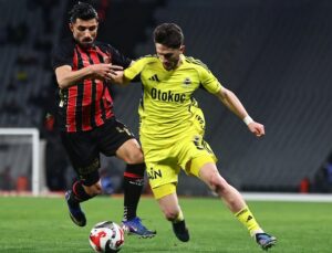 FENERBAHÇE YARIŞTA AĞIR YARA ALDI