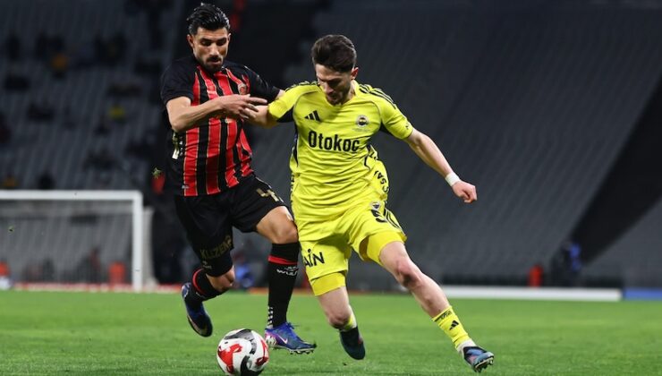 FENERBAHÇE YARIŞTA AĞIR YARA ALDI