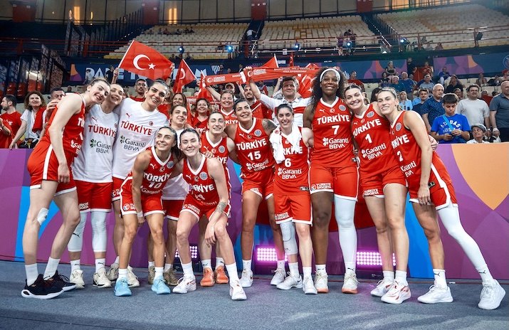 POTANIN PERİLERİ SAHNEYE ÇIKIYOR