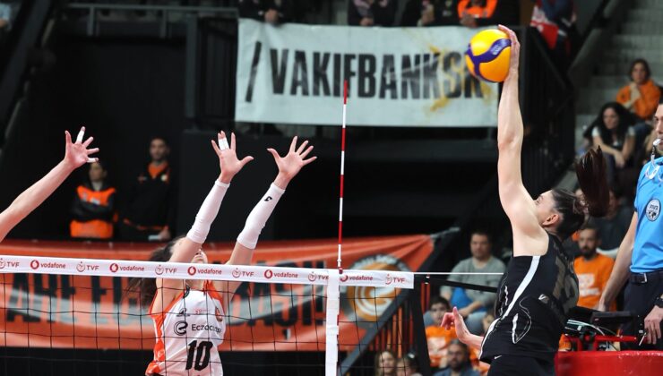 VAKIFBANK FİNAL İÇİN AVANTAJI KAPTI