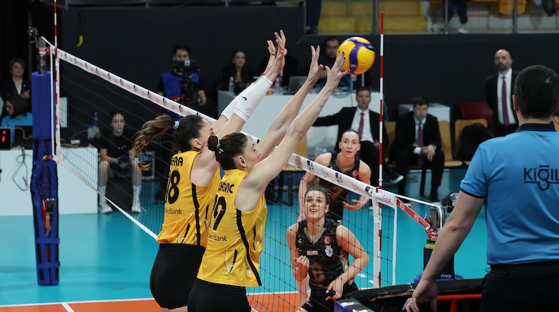 VAKIFBANK KUPA VOLEY YARI FİNALİNDE