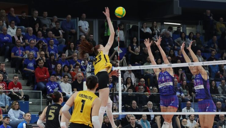 VAKIFBANK’TAN MUHTEŞEM GERİ DÖNÜŞ