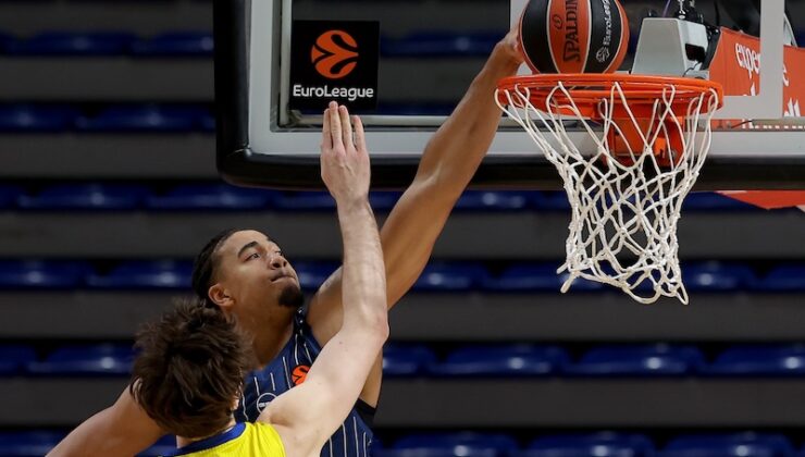 ANADOLU EFES BELGRAT’TA DAĞILDI