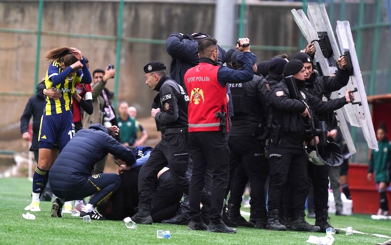 F.BAHÇE’YE ŞEMDİNLİ’DE ÇİRKİN SALDIRI!