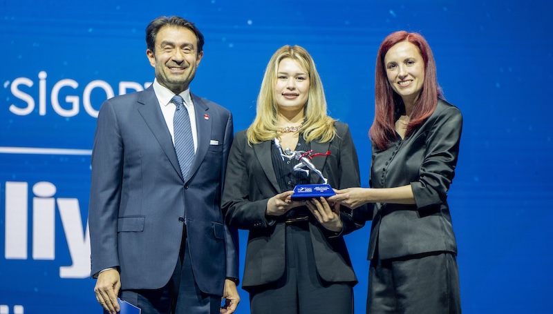 LC Waikiki’den Defne Kurt’a Anlamlı Ödül