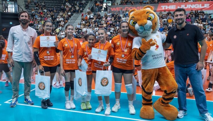 Eczacıbaşı Spor Kulübü’nden Mini Voleybol Şenliği
