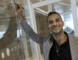 ENVER YILDIRIM’DAN OLİMPİK İMZA