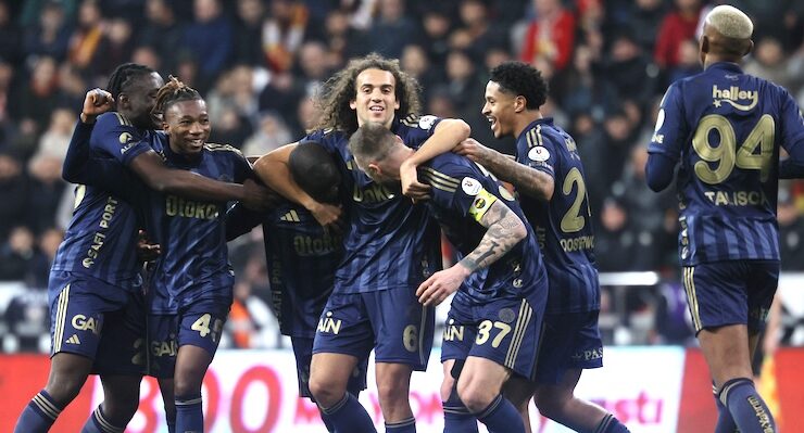 FENERBAHÇE KAYSERİ’DE ŞOV YAPTI